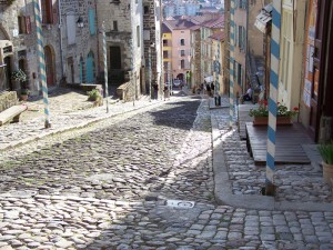 Haut de la rue des Tables - Puy en Velay