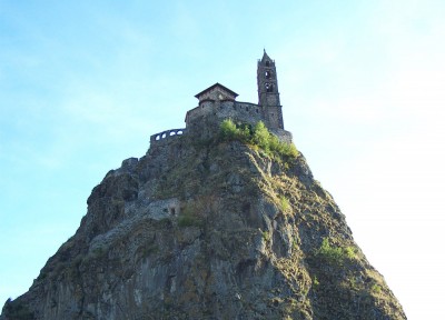 Rocher et église Saint Michel au Puy en Velay 