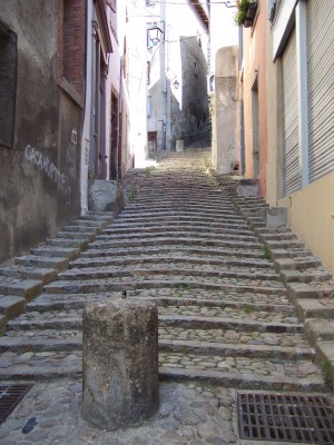 Rue menant à la cathédrale