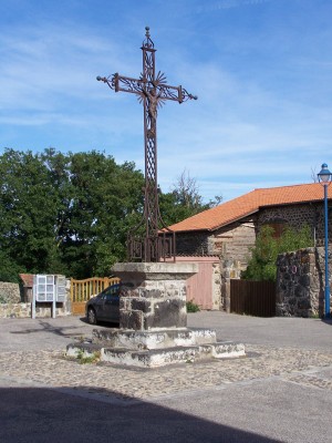 Place de l'église Saint Chistophe sur Dolaison