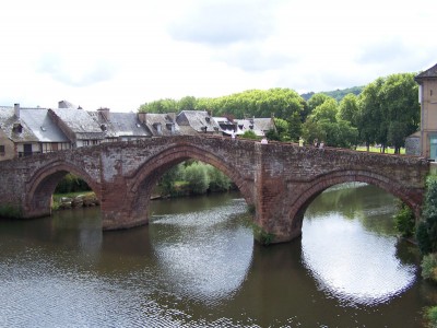 Pont sur le Lot à Espalion